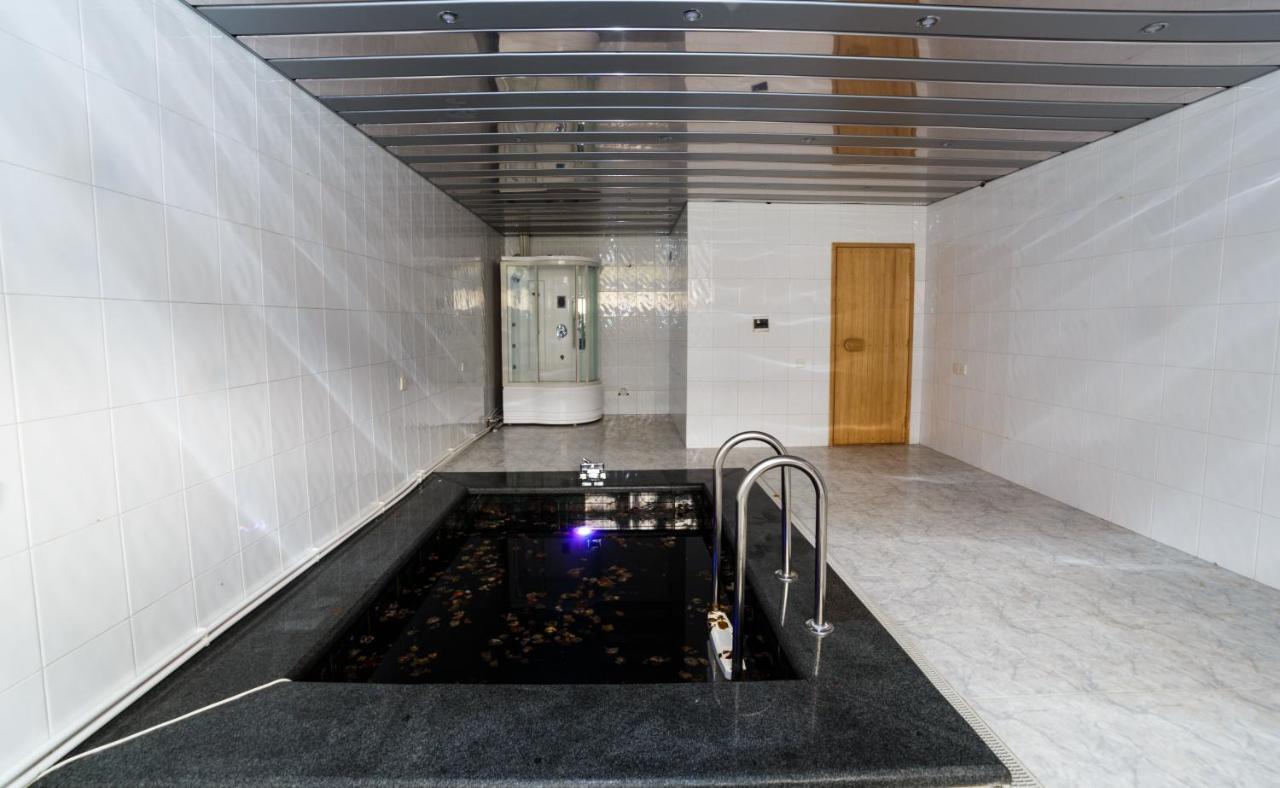 Red Castle Hotel Yerevan Ngoại thất bức ảnh