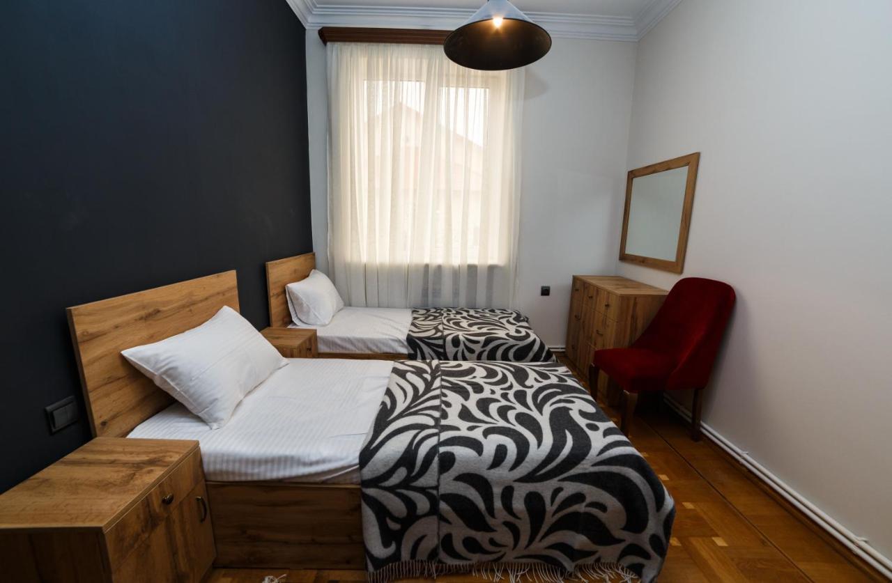 Red Castle Hotel Yerevan Ngoại thất bức ảnh